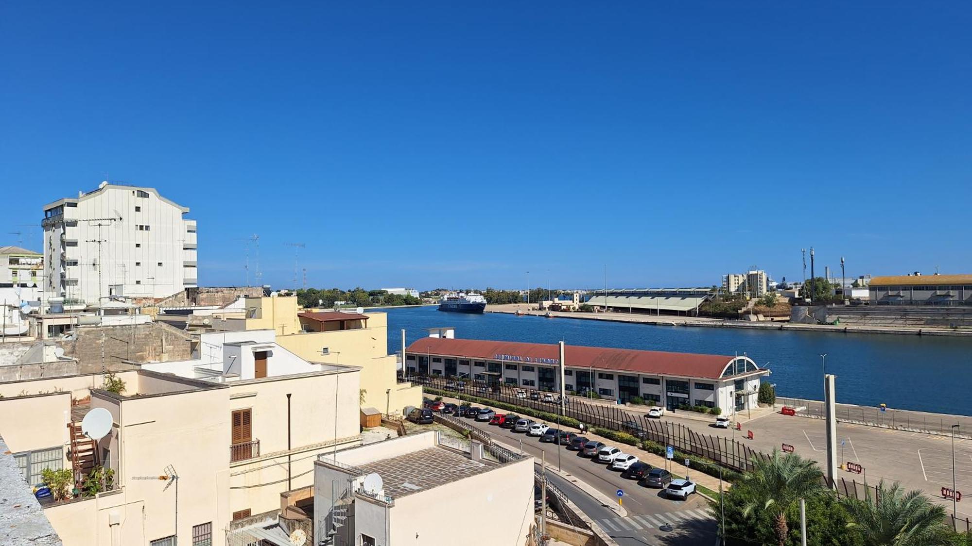 Attico Liberty Guest House Brindisi Exterior foto